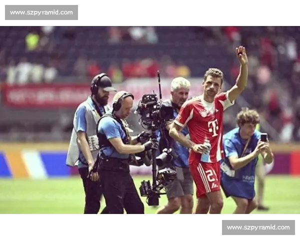 德天空预测拜仁首发：穆勒领衔，新星阿兹努或迎世俱杯首秀