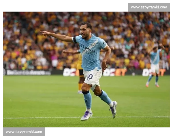 爆笑！曼城新援谢尔基献唱法语说唱，哈兰德领衔众将围观更衣室变欢乐海洋