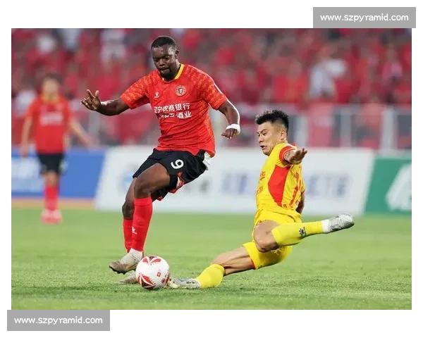 足球与舞蹈的完美碰撞！辽宁铁人啦啦队丝滑转场视频引爆社媒