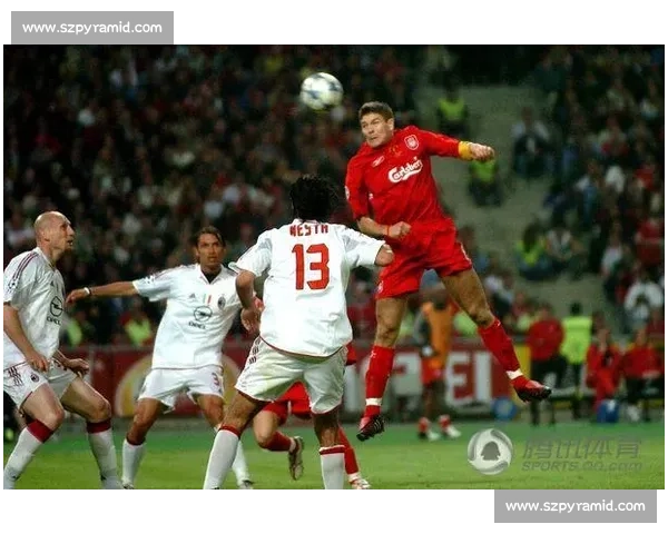 欧冠决赛阵容对比:拜仁七老臣坚守 巴黎仅存两基石 欧冠决赛阵容对比:拜仁七老臣坚守 巴黎仅存两基石