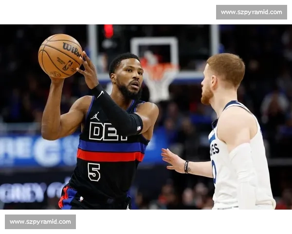 比斯利盛赞埃文斯篮板超魔兽：单场 20 板如探囊取物